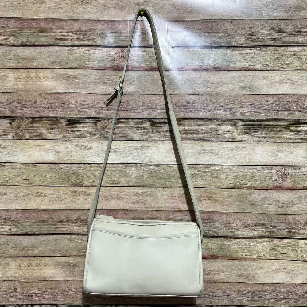 Coach White Leather Vintage Crossbody
